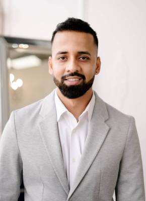 Headshot Photographer Mississauga